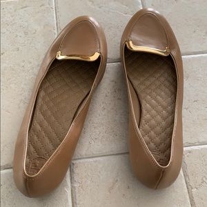 Tory Burch Flats with a touch of flair!